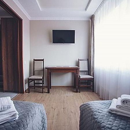 Готель Біля Фонтану Winnyzja Exterior foto